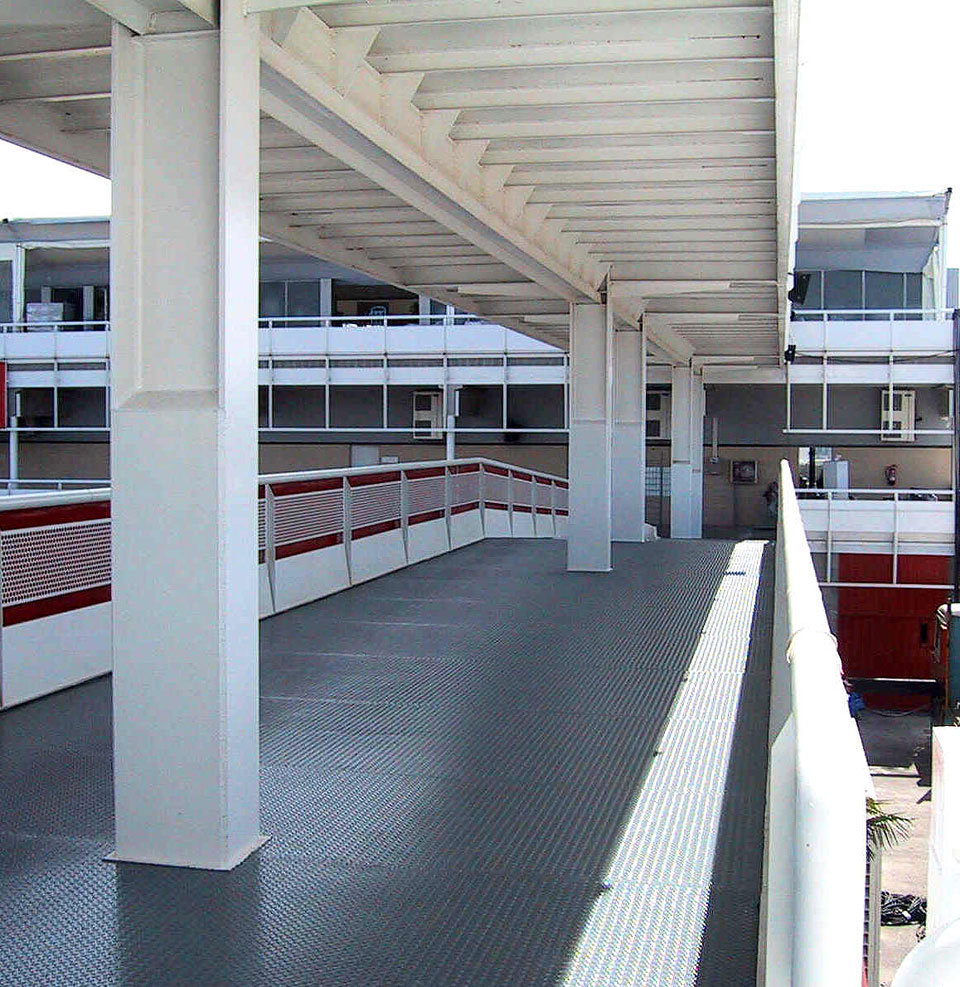 Conjunto estructura y escalera 4